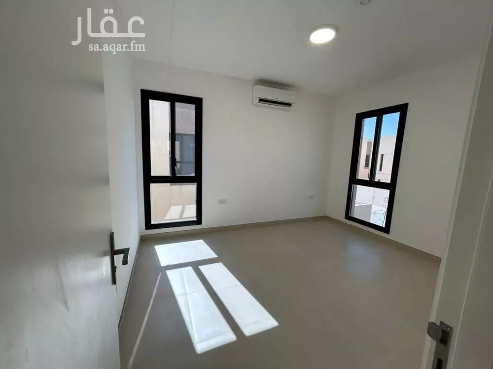 فيلا للبيع في شارع رقم 1043, حي سدرة, مدينة الرياض, منطقة الرياض 1 صورة