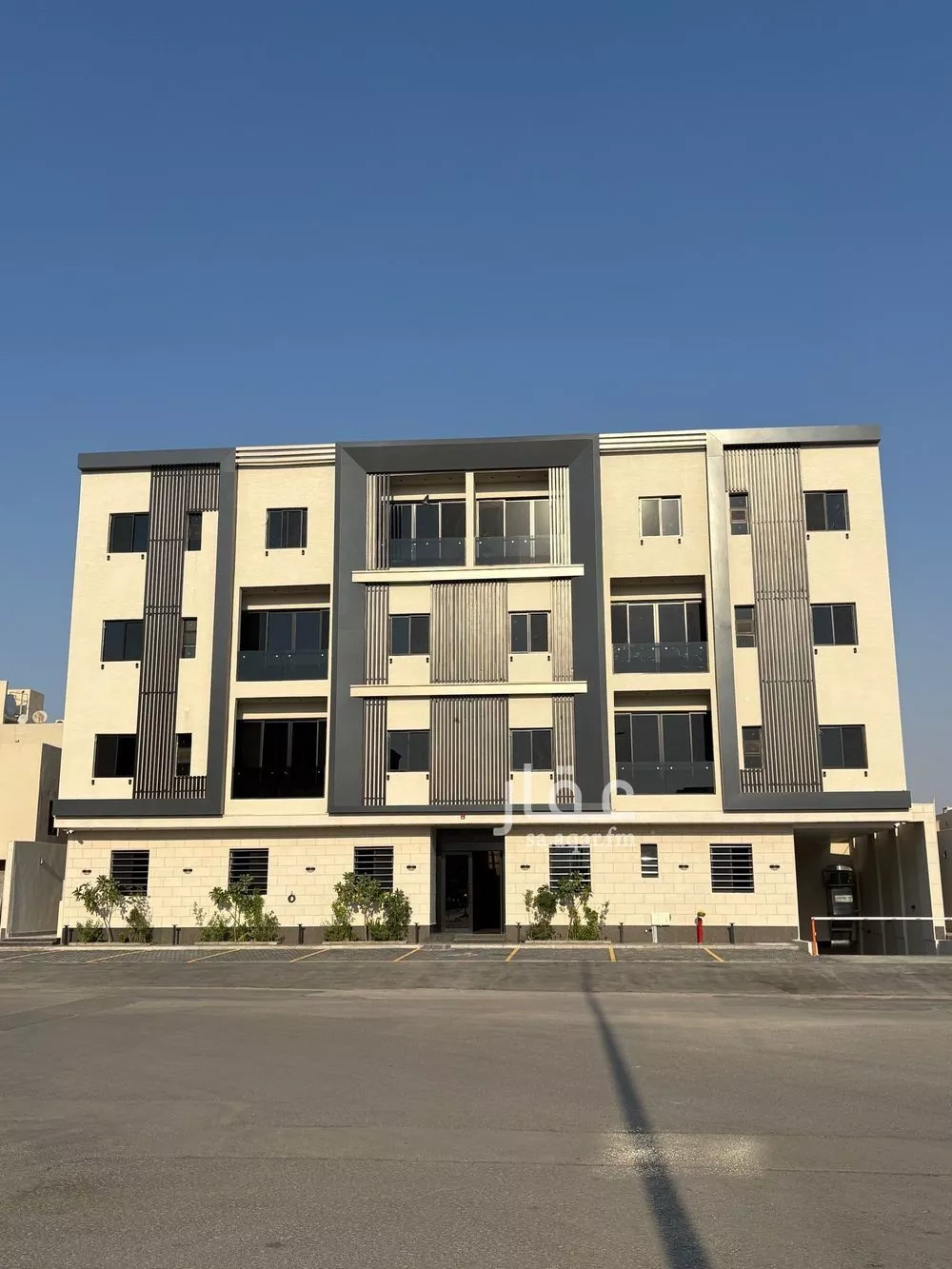 عمارة للبيع في شارع الحكم بن عمرو, حي اليرموك, مدينة الرياض, منطقة الرياض 1 صورة