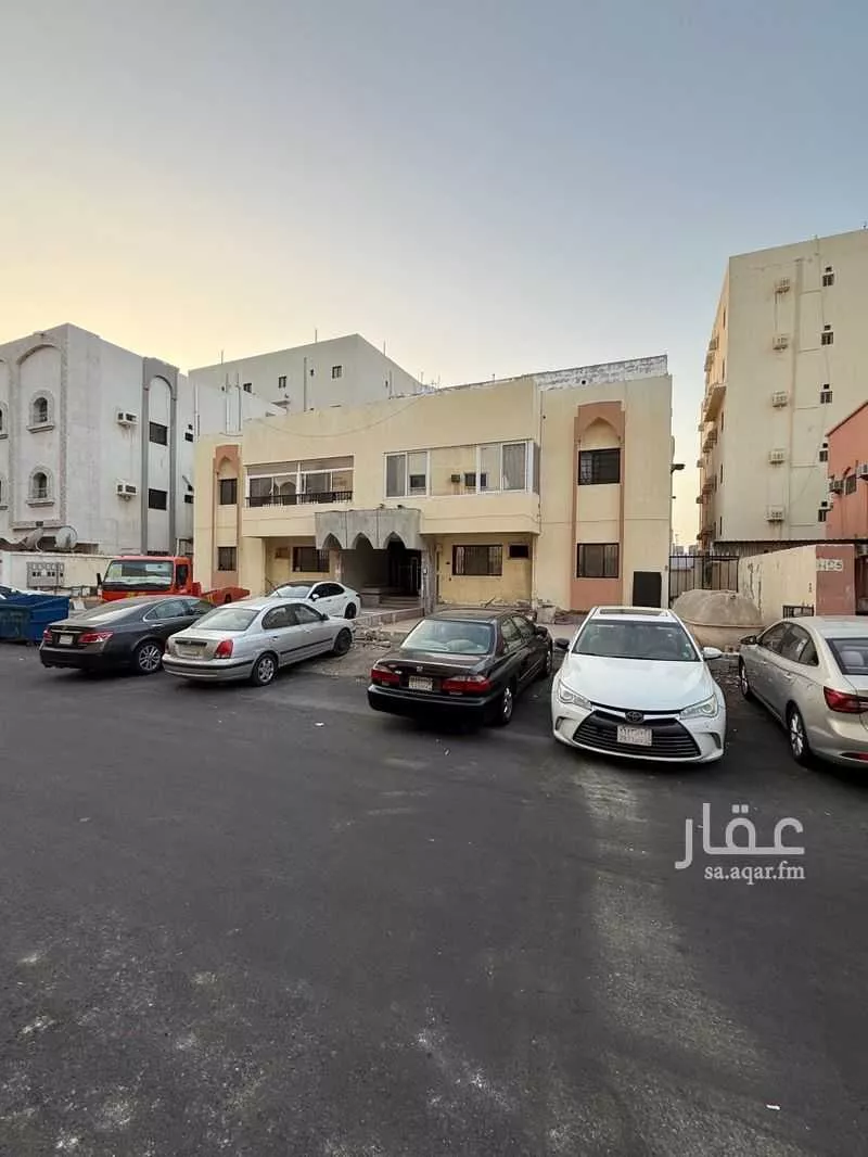 عمارة للبيع في شارع الحسين بن جابر, حي الصفاء, مدينة جدة, منطقة مكة المكرمة 1 صورة