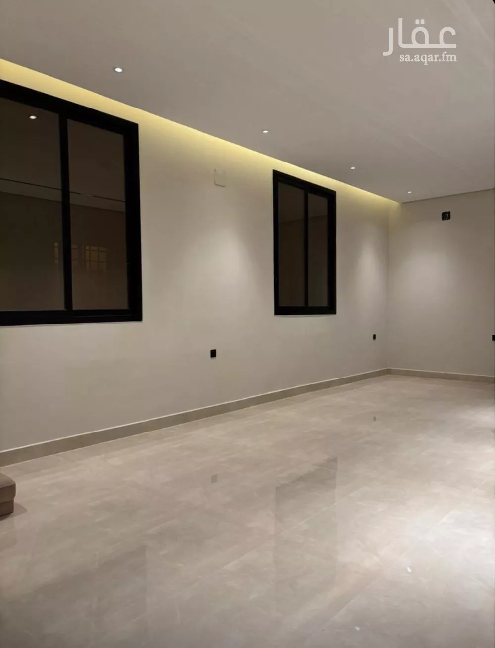 فيلا للبيع في شارع إسماعيل البيهقي, حي عكاظ, مدينة الرياض, منطقة الرياض 1 صورة