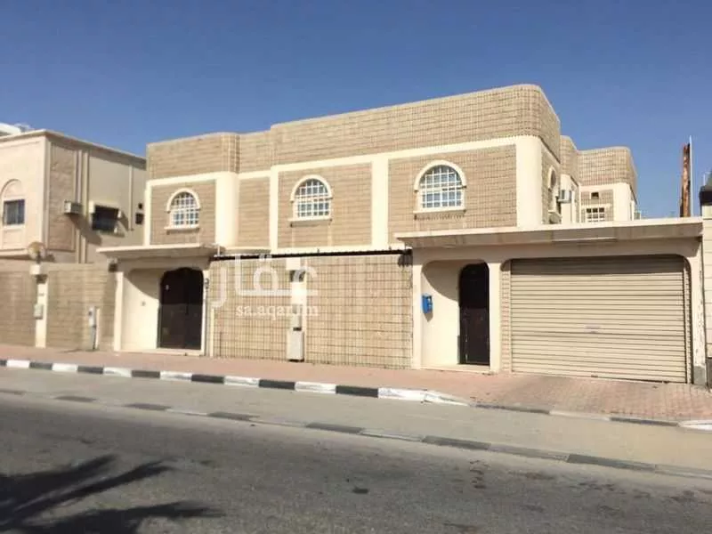 فيلا للبيع في شارع الامام النسائي, حي أحد, مدينة الدمام, المنطقة الشرقية 1 صورة