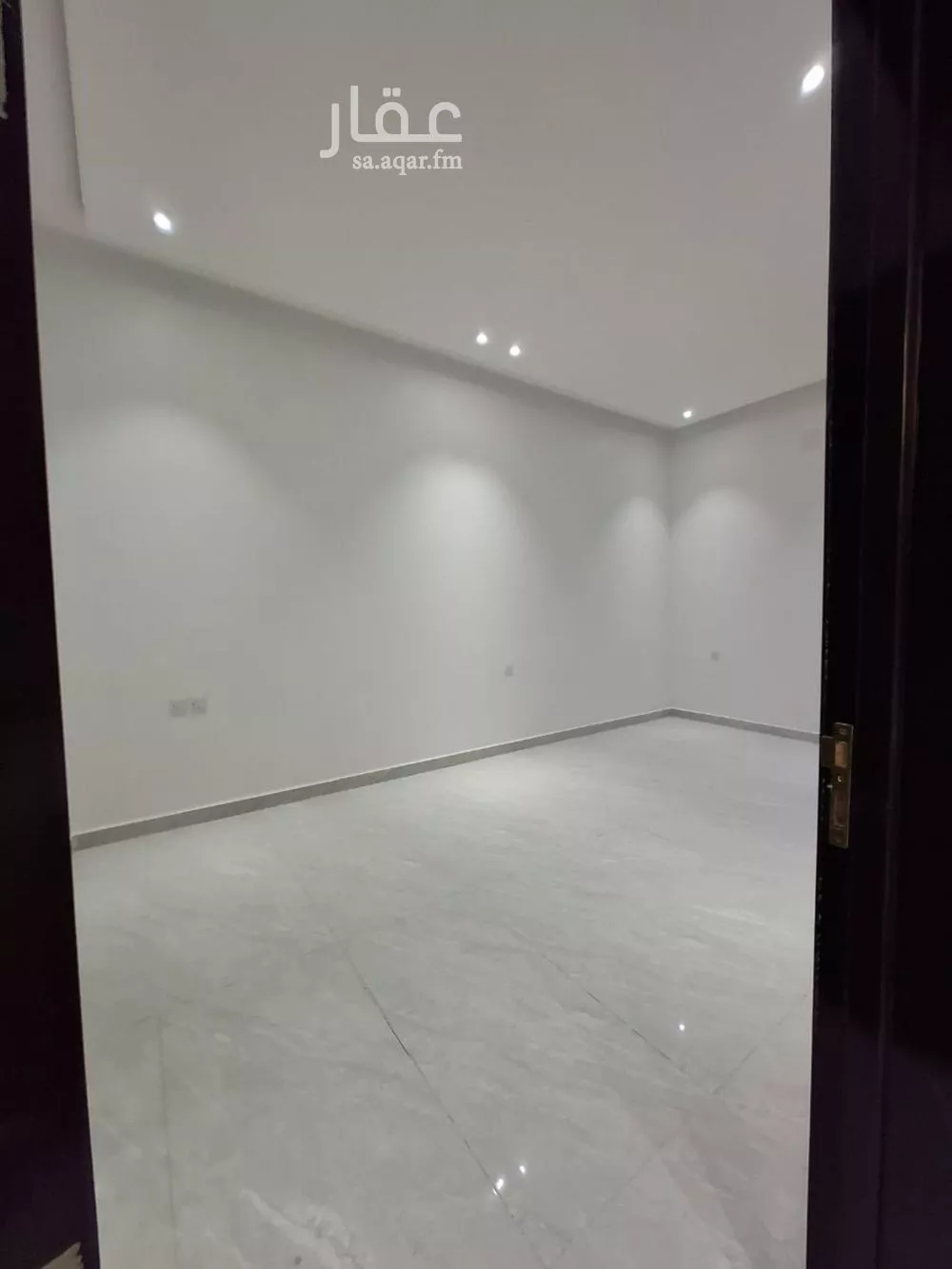 فيلا للبيع في شارع الحسين بن رواحة, حي الرمال, مدينة الرياض, منطقة الرياض 1 صورة