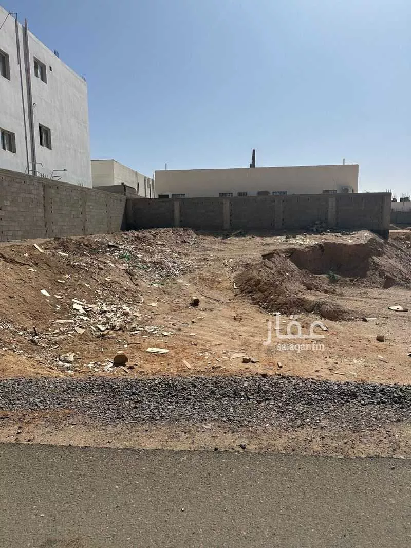 أرض للبيع في شارع أحمد بن محمد الطبري, حي غرناطة, مدينة تبوك, منطقة تبوك 1 صورة