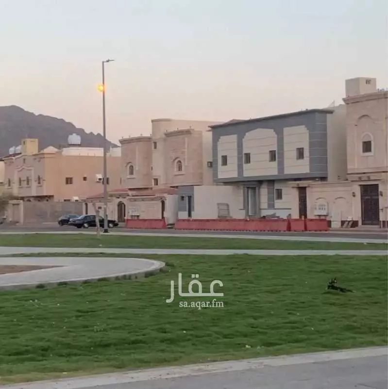 عمارة للبيع في شارع صالح بن شعيب بن ابان, حي الدفاع, مدينة المدينه المنوره, منطقة المدينة المنورة 1 صورة