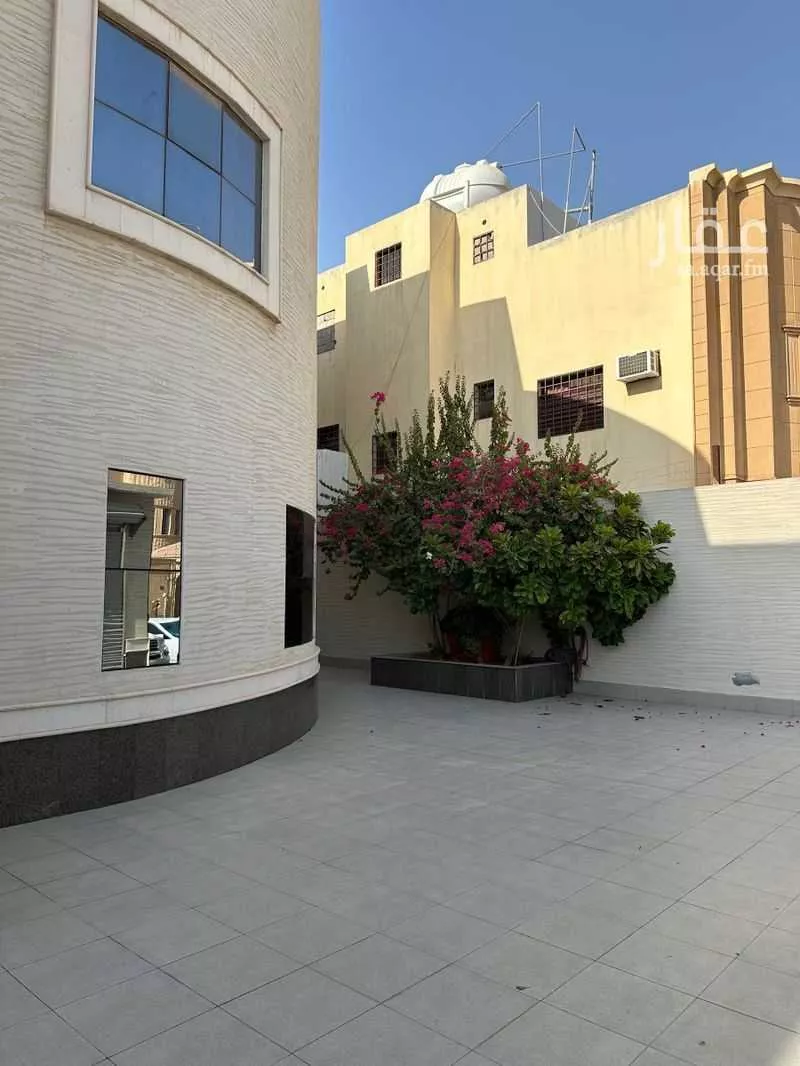 فيلا للبيع في شارع الصدفي, حي إشبيلية, مدينة الرياض, منطقة الرياض 1 صورة