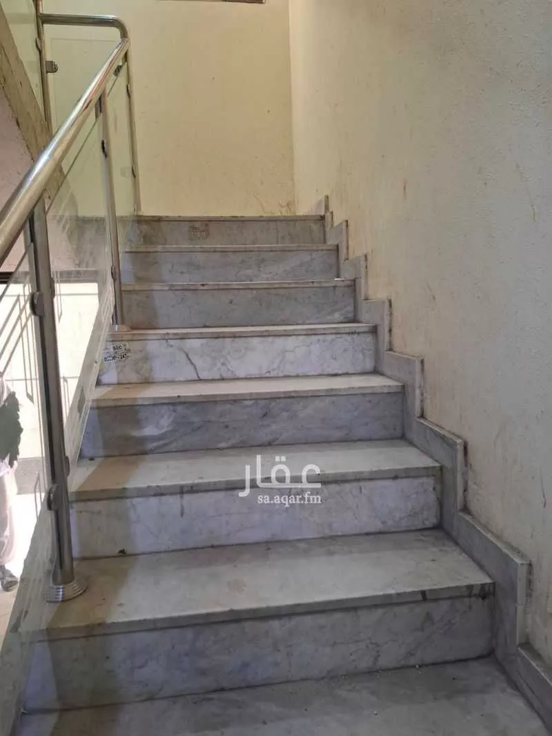 عمارة للبيع في شارع بديع الزمان الهمذاني, حي الزهرة, مدينة الرياض, منطقة الرياض 1 صورة