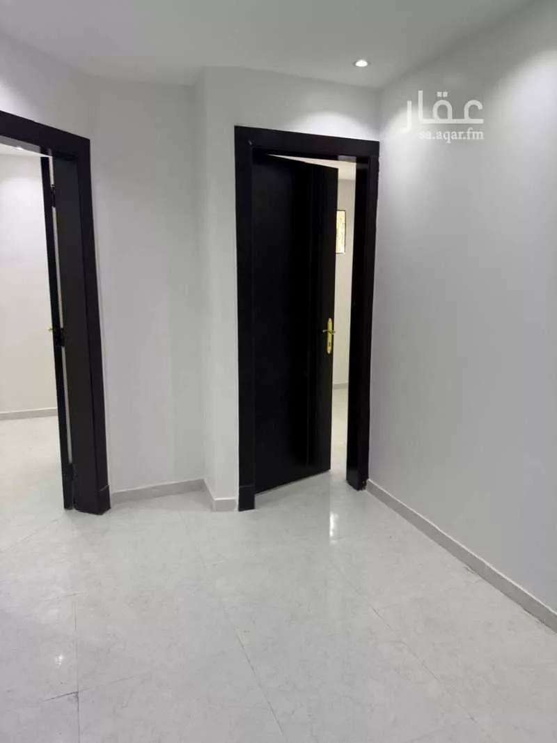 عمارة للإيجار في شارع سليمان الطبراني, حي أم الحمام الغربي, مدينة الرياض, منطقة الرياض 1 صورة
