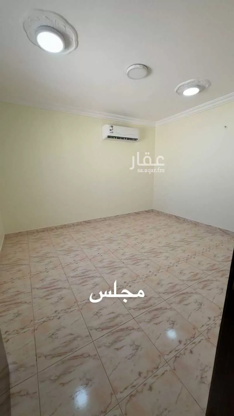 فيلا للإيجار في شارع هارون الرشيد, حي ظهرة العودة شرق, مدينة امارة منطقة الرياض - الدرعيه, منطقة الرياض 1 صورة