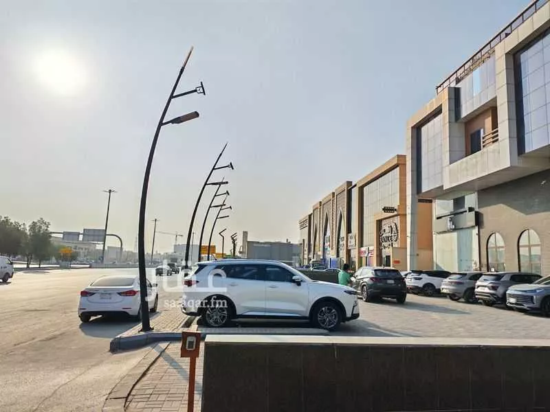 محل للإيجار في شارع الملك عبدالعزيز ابن عبدالرحمن سعود, حي الربيع, مدينة الرياض, منطقة الرياض 1 صورة