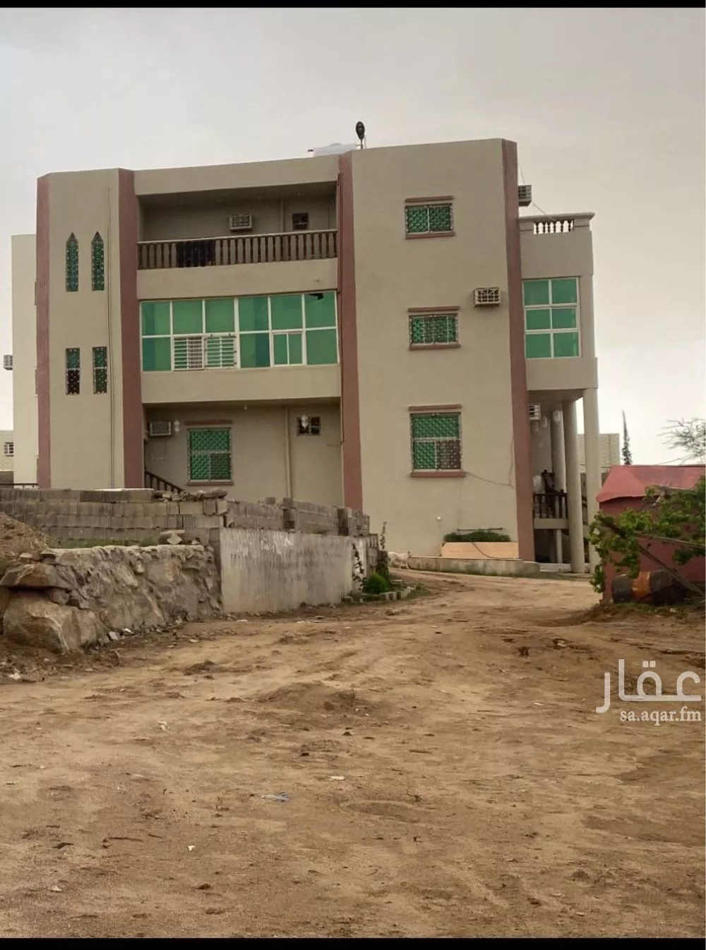 عمارة للإيجار في حي الهرير الغربى, مدينة خميس مشيط, منطقة عسير 1 صورة