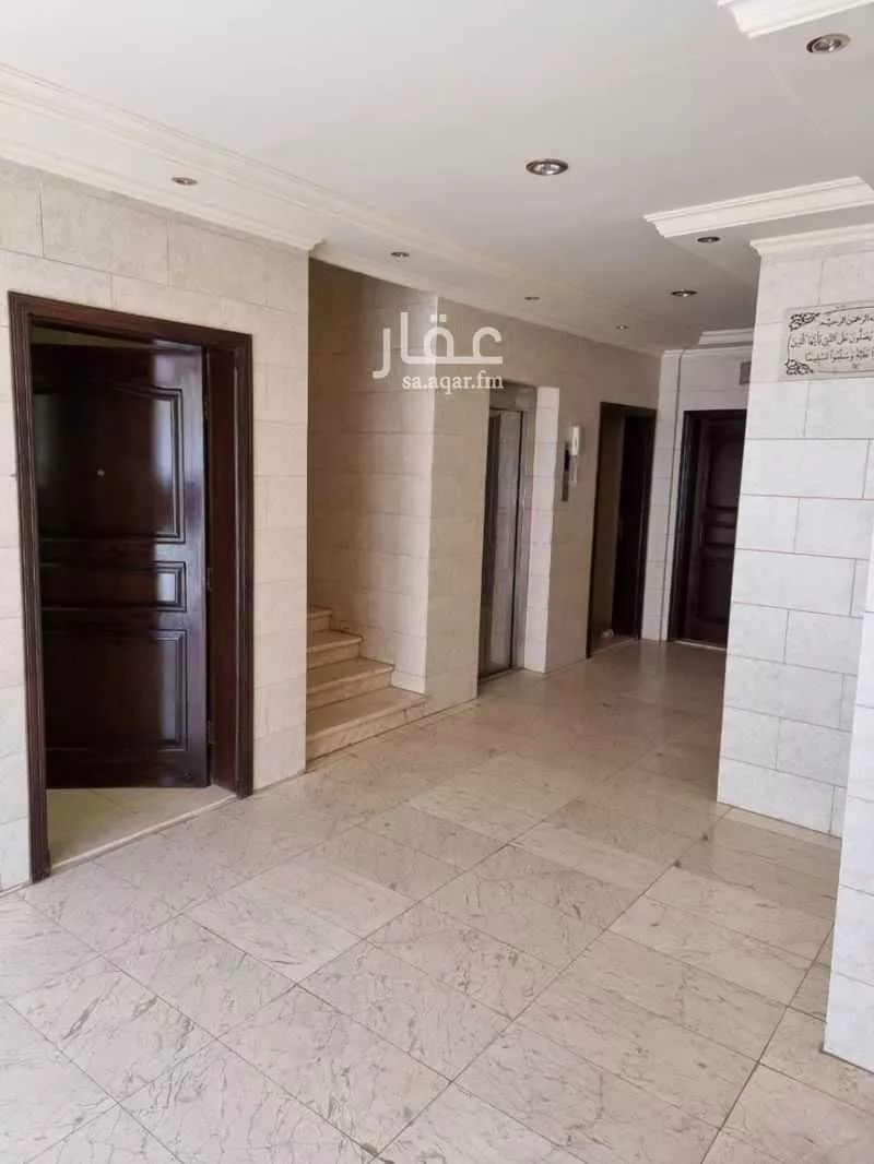 عمارة للبيع في شارع الظاهر بيبرس, حي بنى حارثة, مدينة المدينة المنورة, منطقة المدينة المنورة 1 صورة