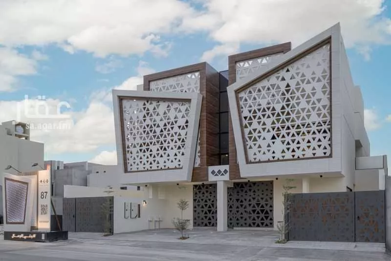 دور للبيع في شارع ابراهيم بن الاحمدي, حي القيروان, مدينة الرياض, منطقة الرياض 1 صورة