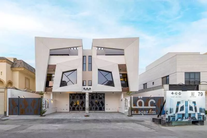 دور للبيع في شارع علي المغيدي, حي القيروان, مدينة الرياض, منطقة الرياض 1 صورة