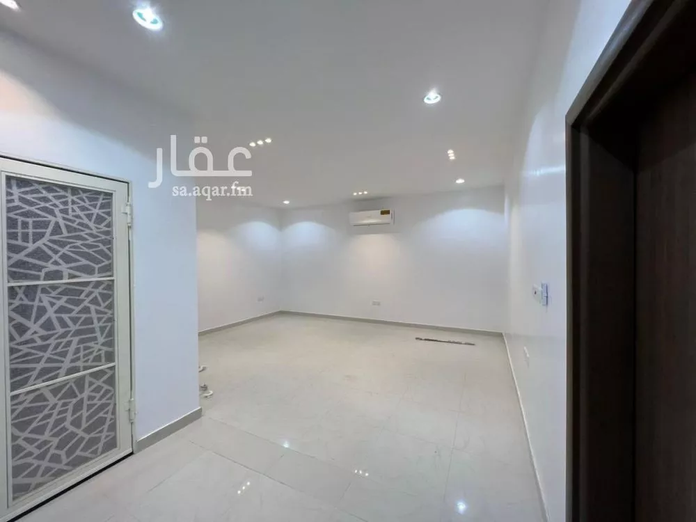 فيلا للبيع في شارع النقيان, حي الحمراء, مدينة الرياض, منطقة الرياض 1 صورة