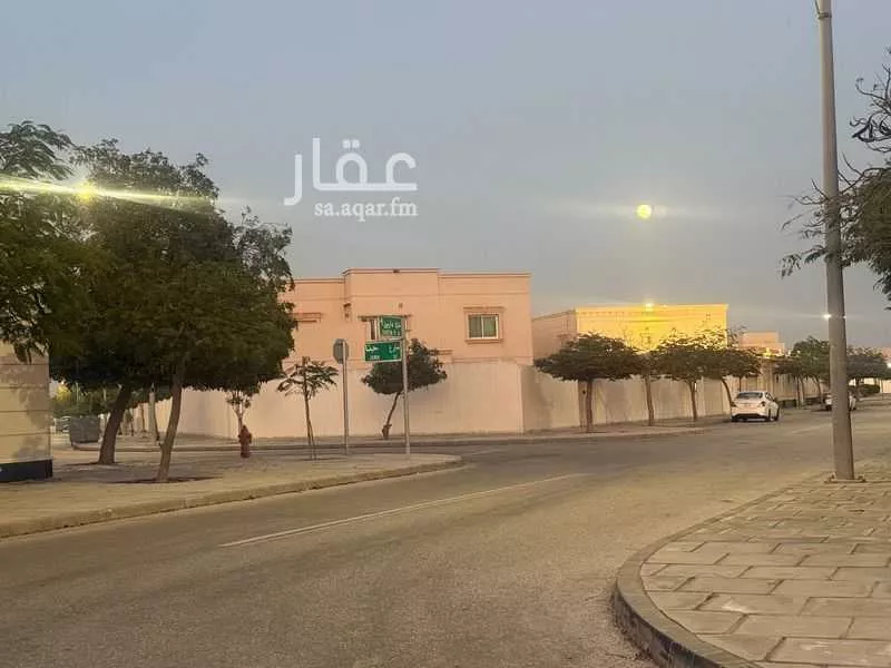 فيلا للبيع في شارع دارين9, حي دارين, مدينة مدينه الجبيل الصناعيه, المنطقة الشرقية 1 صورة
