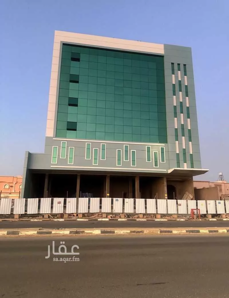 محل للإيجار في شارع عبدالله بن عياس, حي المصيف, مدينة تبوك, منطقة تبوك 1 صورة