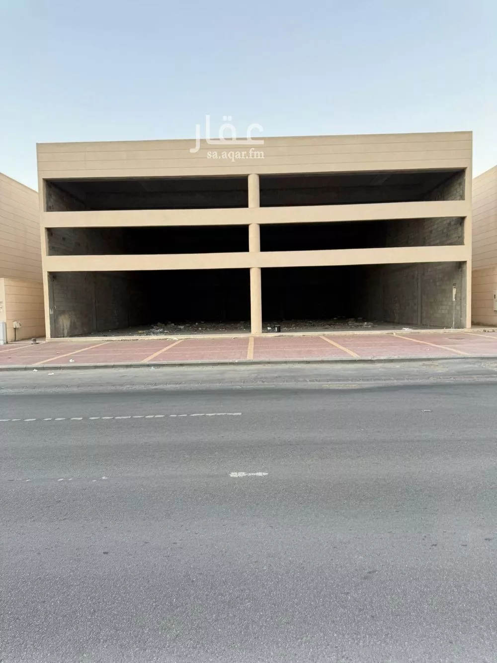 محل للإيجار في شارع طريق الهفوف - العقير, حي الصالحية, مدينة الاحساء, المنطقة الشرقية 1 صورة