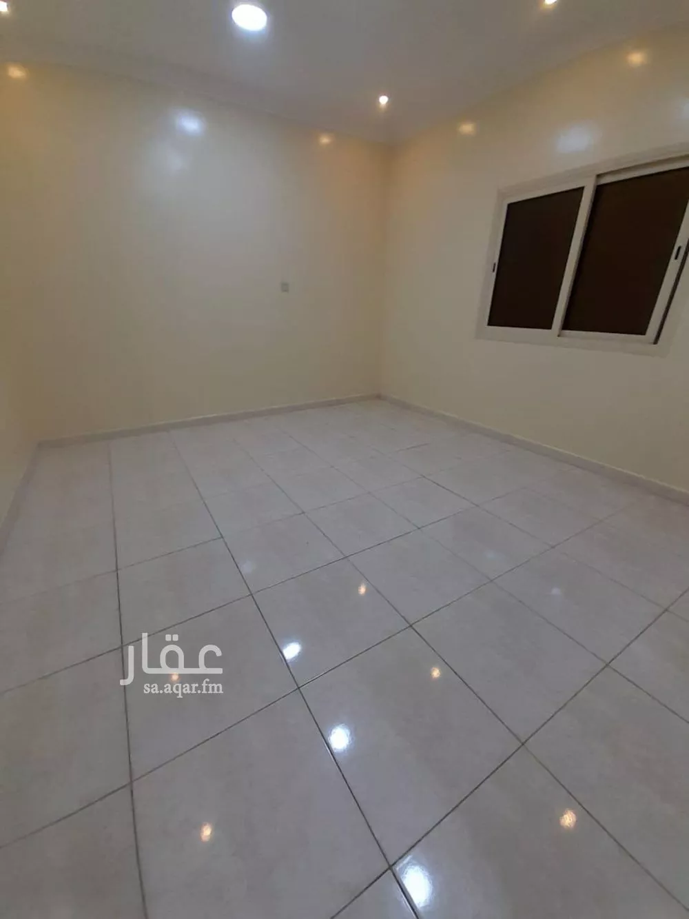 شقة للإيجار في شارع ابو المظفر البغدادي, حي منسوبي التعليم الأول, مدينة الاحساء, المنطقة الشرقية 1 صورة