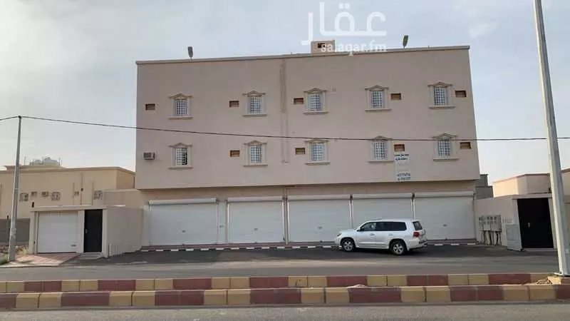 عمارة للبيع في شارع المخزومي, حي الأمير عبدالله, مدينة بيشه, منطقة عسير 1 صورة