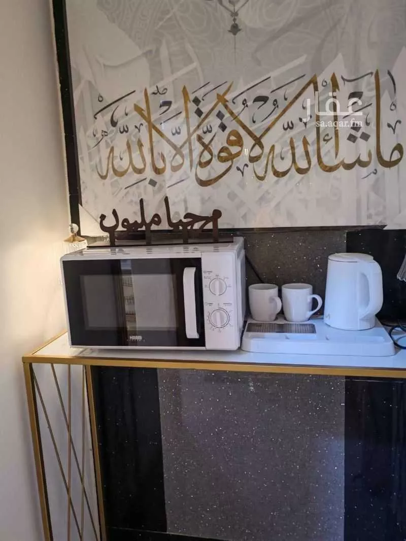 شقة مفروشة للحجز في شارع سلمه بن عاصم النحوى ، حي الرانوناء ، المدينة المنورة ، منطقة المدينة المنورة 1 صورة