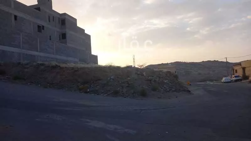 أرض للبيع في طريق المحالة ، حي التحلية ، إيتارة ، خميس مشيط 1 صورة