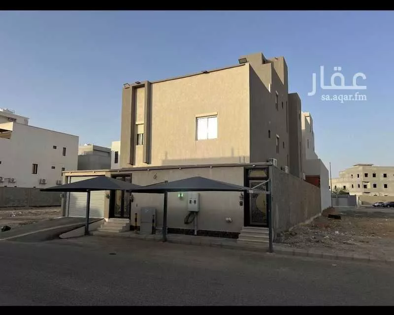 فيلا للبيع في شارع فضيلة الشيخ حافظ محمد حافظ, حي الرياض, مدينة جدة, منطقة مكة المكرمة 1 صورة