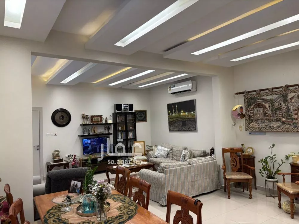 فيلا للبيع في شارع صيدا, حي الفلاح, مدينة الرياض, منطقة الرياض 1 صورة