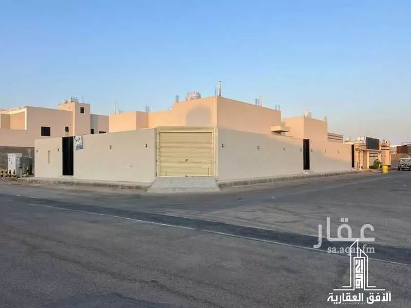فيلا للبيع في شارع حثيلة بن عامر, حي المدائن, مدينة حائل, منطقة حائل