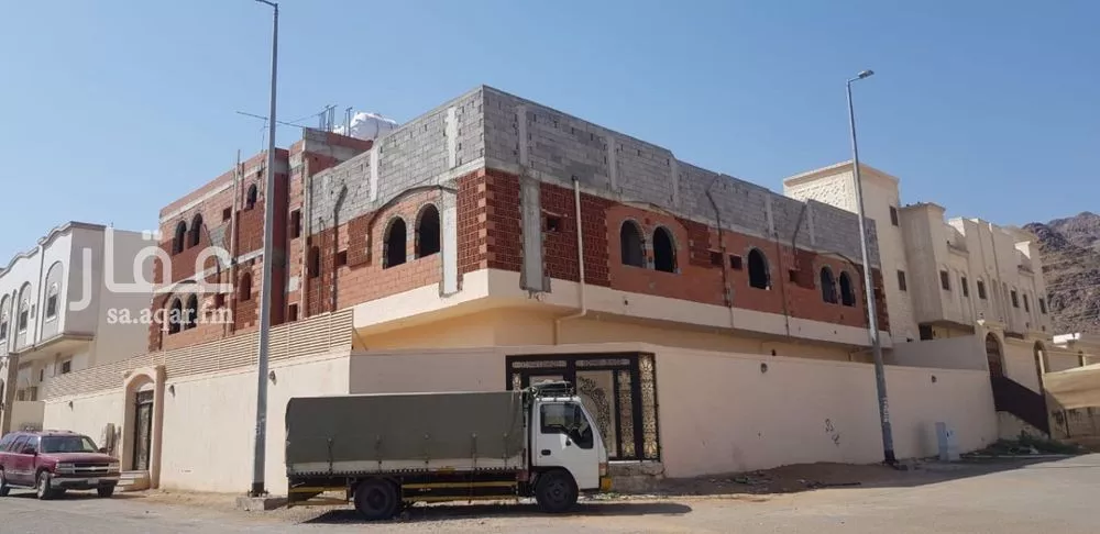 عمارة للبيع في شارع البرسانى, حي الزهرة, مدينة المدينه المنوره, منطقة المدينة المنورة 1 صورة