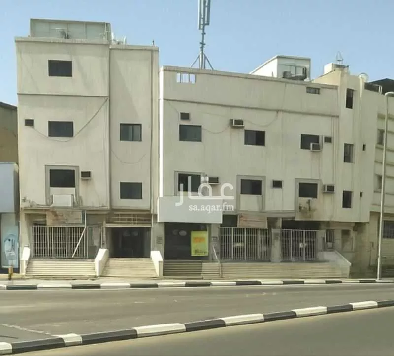عمارة للبيع في شارع ابن ماجد, حي معشي, مدينة امارة منطقة مكة المكرمة - الطائف, منطقة مكة المكرمة 1 صورة