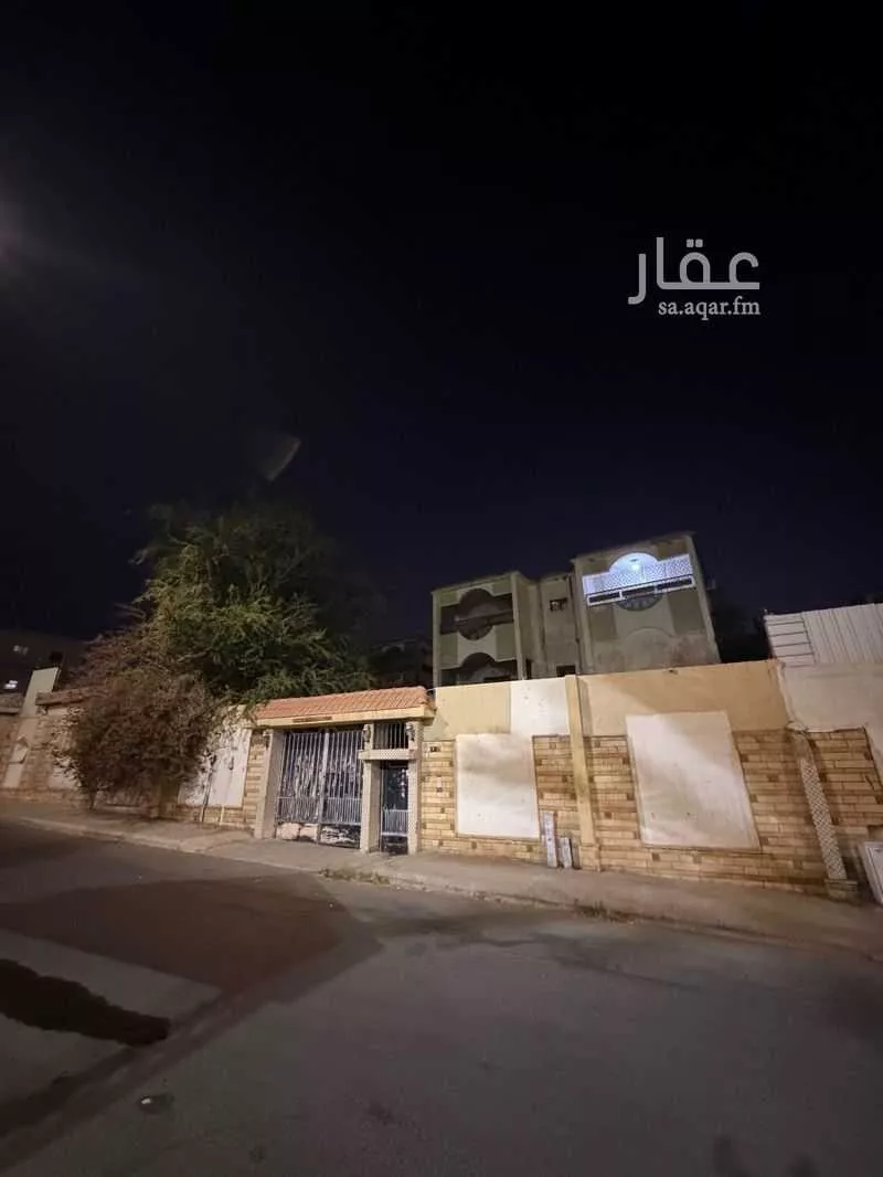 فيلا للبيع في شارع عوف ابن مالك, حي أم العراد, مدينة الطائف, منطقة مكة المكرمة 1 صورة