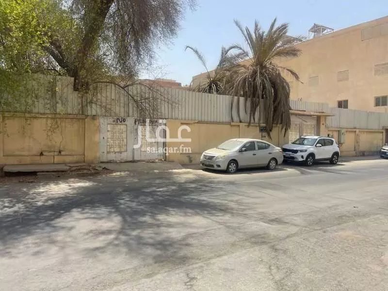 فيلا للبيع في شارع قيس بن عاصم, حي الضباط, مدينة الرياض, منطقة الرياض 1 صورة