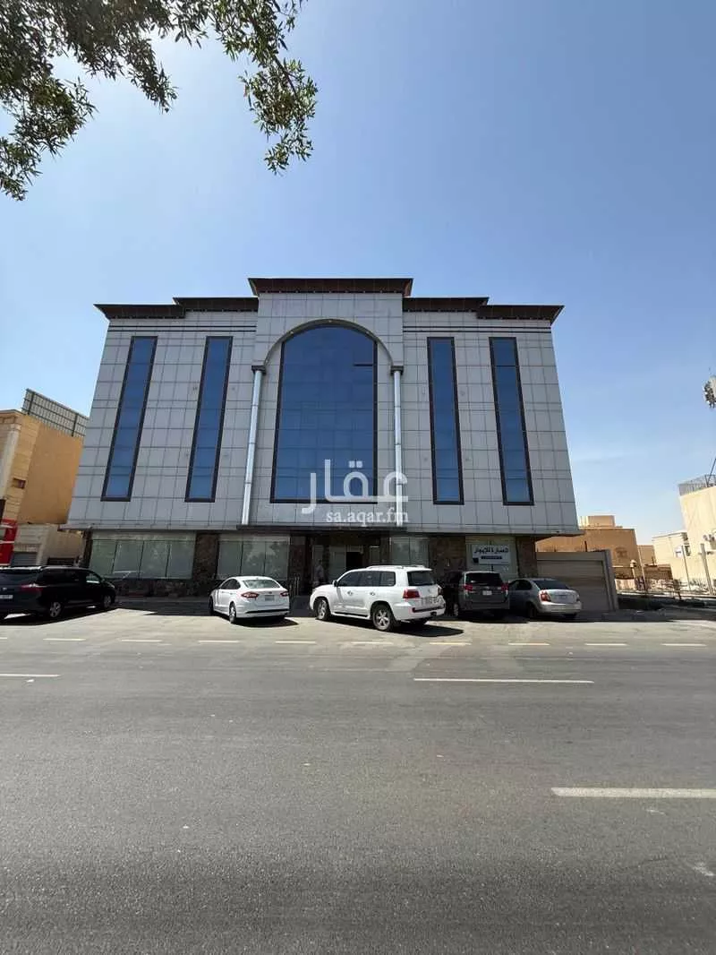 عمارة للبيع في شارع الزبير بن العوام, حي الروابي, مدينة الرياض, منطقة الرياض 1 صورة