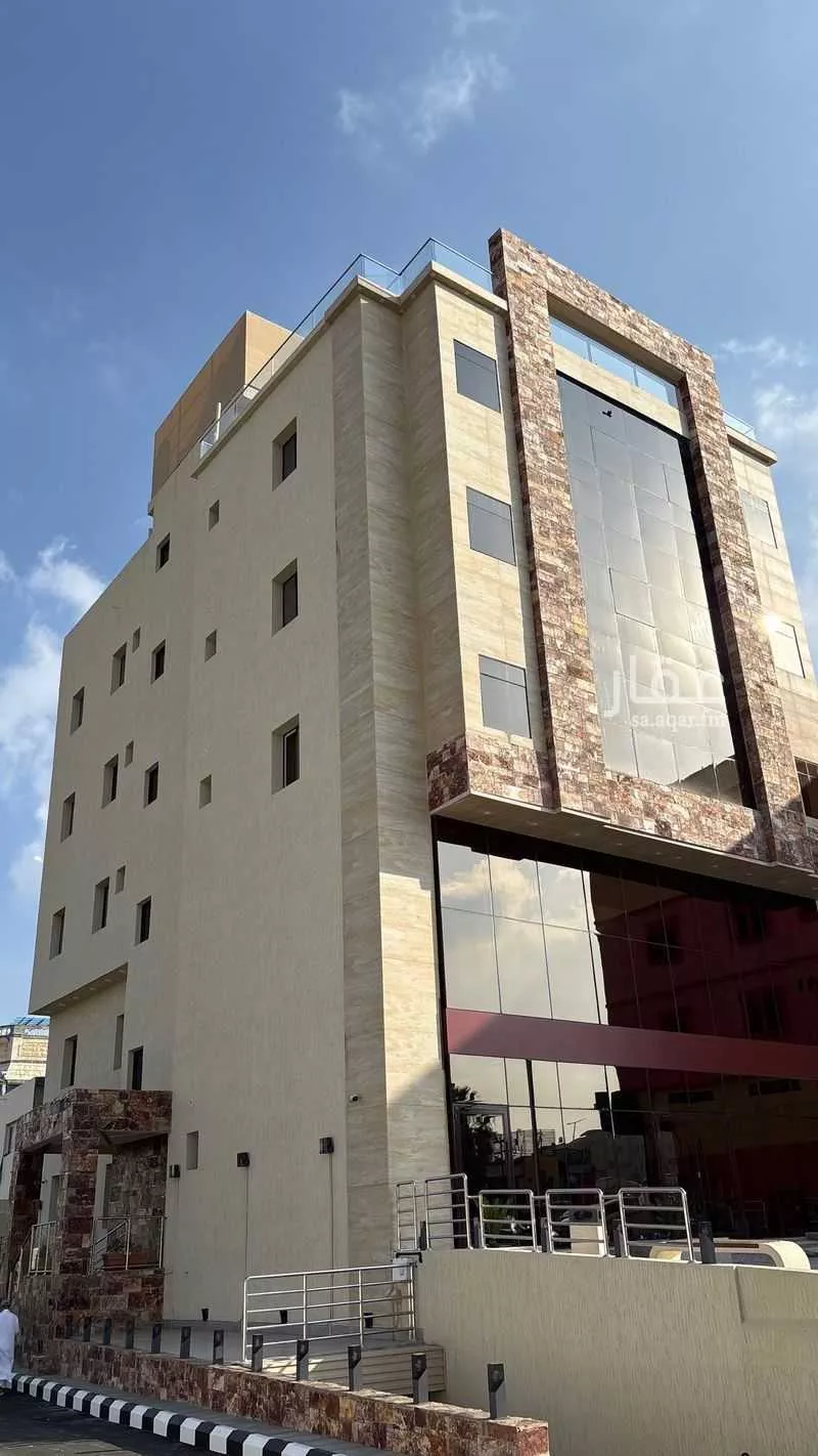 عمارة للإيجار في شارع الملك فهد, حي الأندلس, مدينة ابها, منطقة عسير 1 صورة
