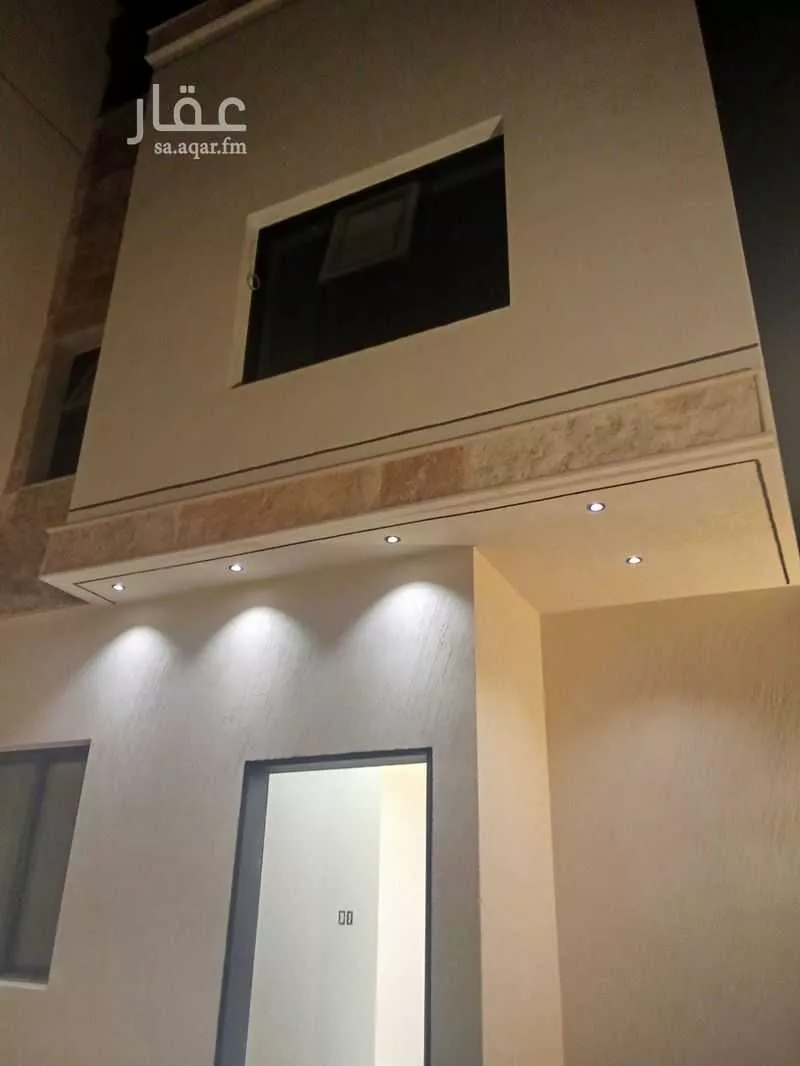 فيلا للبيع في شارع القاض بن العربي, حي المهدية, مدينة الرياض, منطقة الرياض 1 صورة