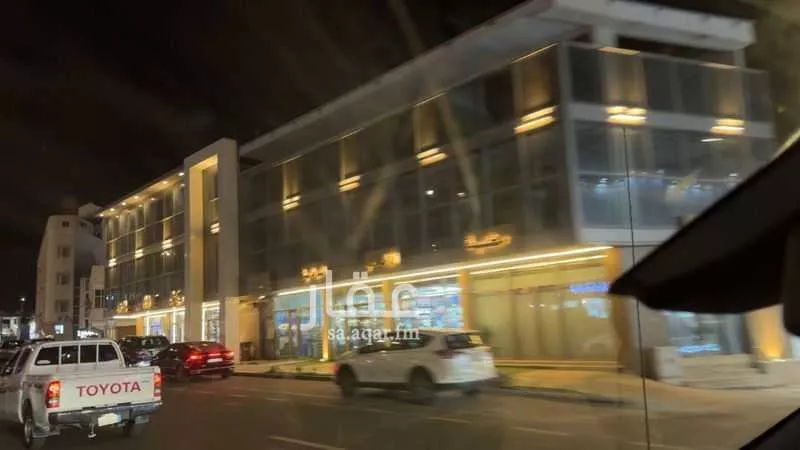 عمارة للإيجار في شارع طريق الملك عبدالعزيز, حي السوق, مدينة الباحة, منطقة الباحة 1 صورة