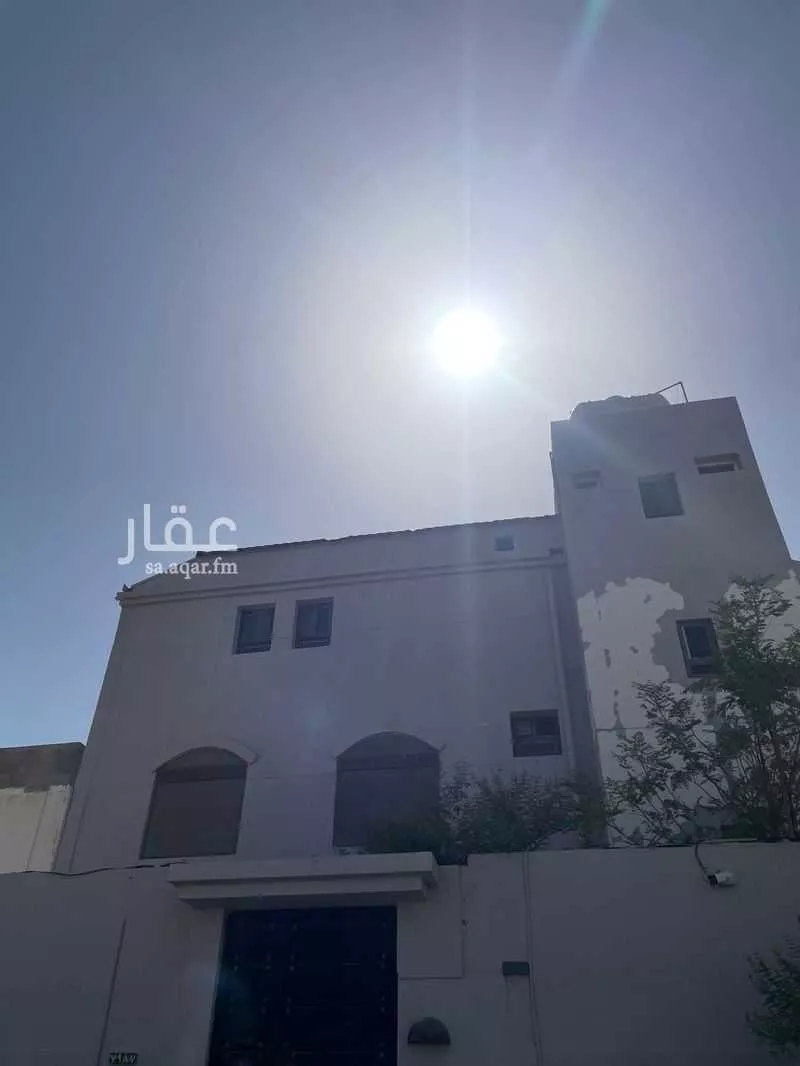 فيلا للبيع في شارع اسماء بنت عمرو ، حي مهزور ، المدينة المنورة ، منطقة المدينة المنورة 1 صورة
