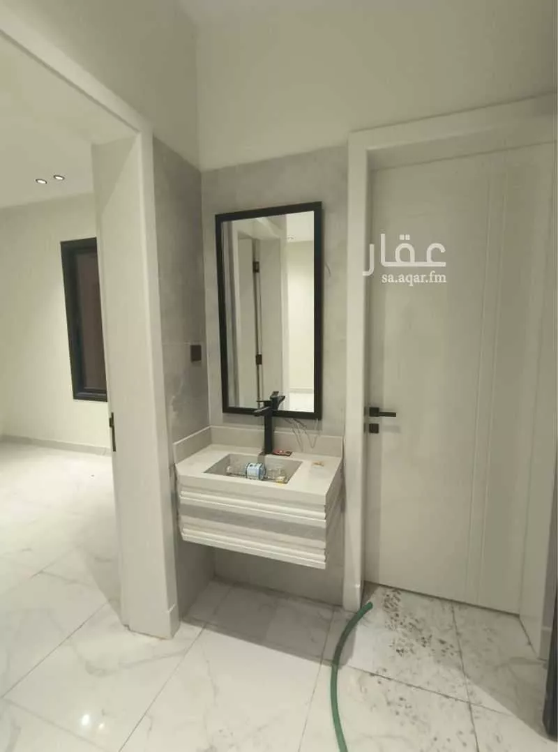 فيلا للبيع في شارع الحسن القشيري, حي طويق, مدينة الرياض, منطقة الرياض 1 صورة