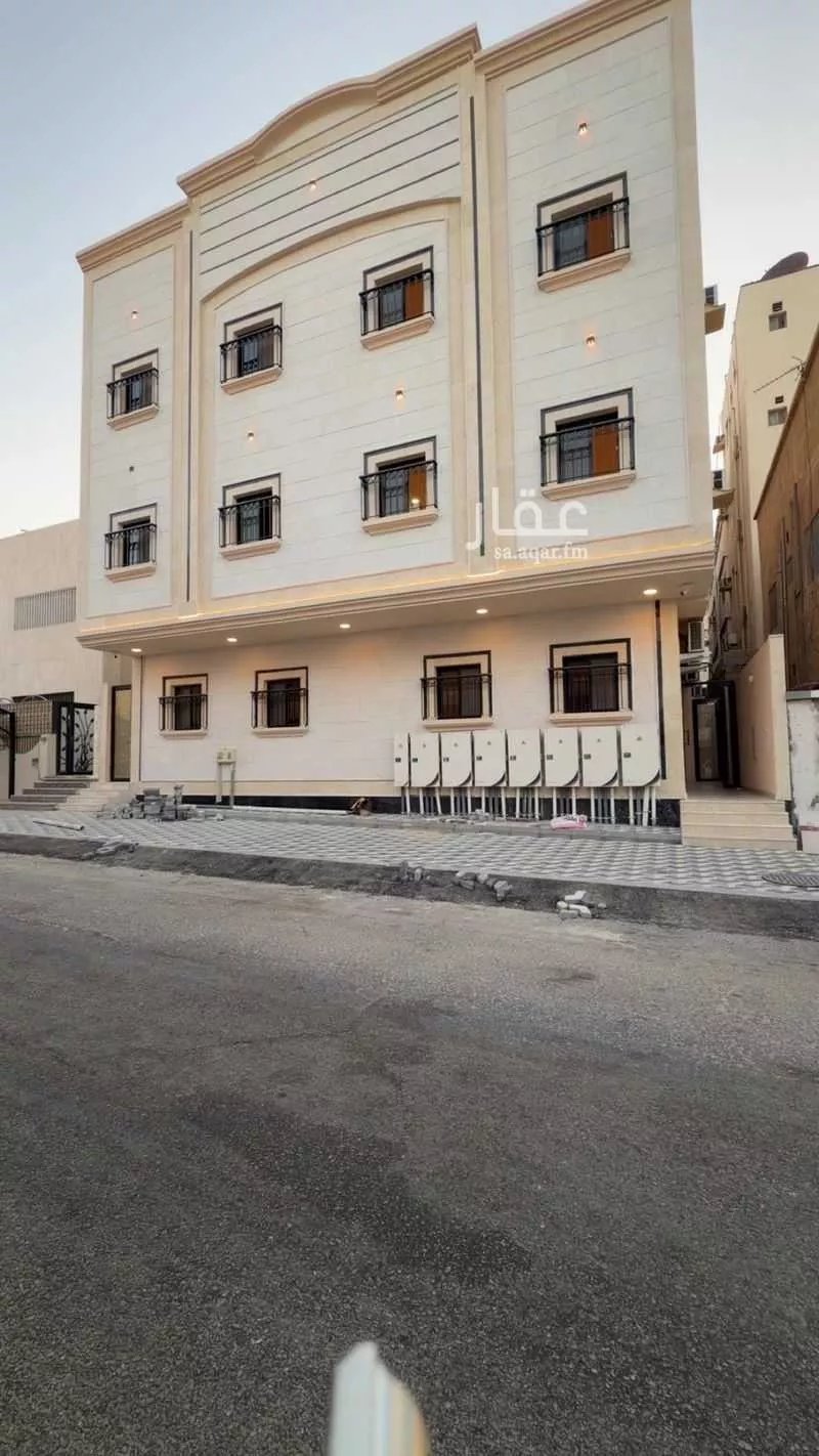 عمارة للبيع في شارع الاخلاص, حي العقربية, مدينة الخبر, المنطقة الشرقية 1 صورة