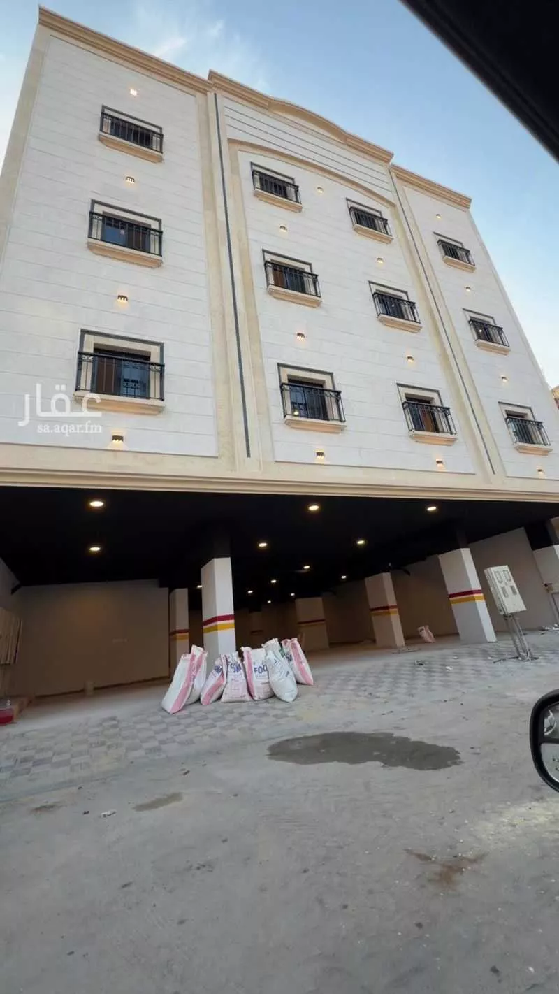 عمارة للبيع في شارع بريدة, حي الثقبة, مدينة الخبر, المنطقة الشرقية 1 صورة