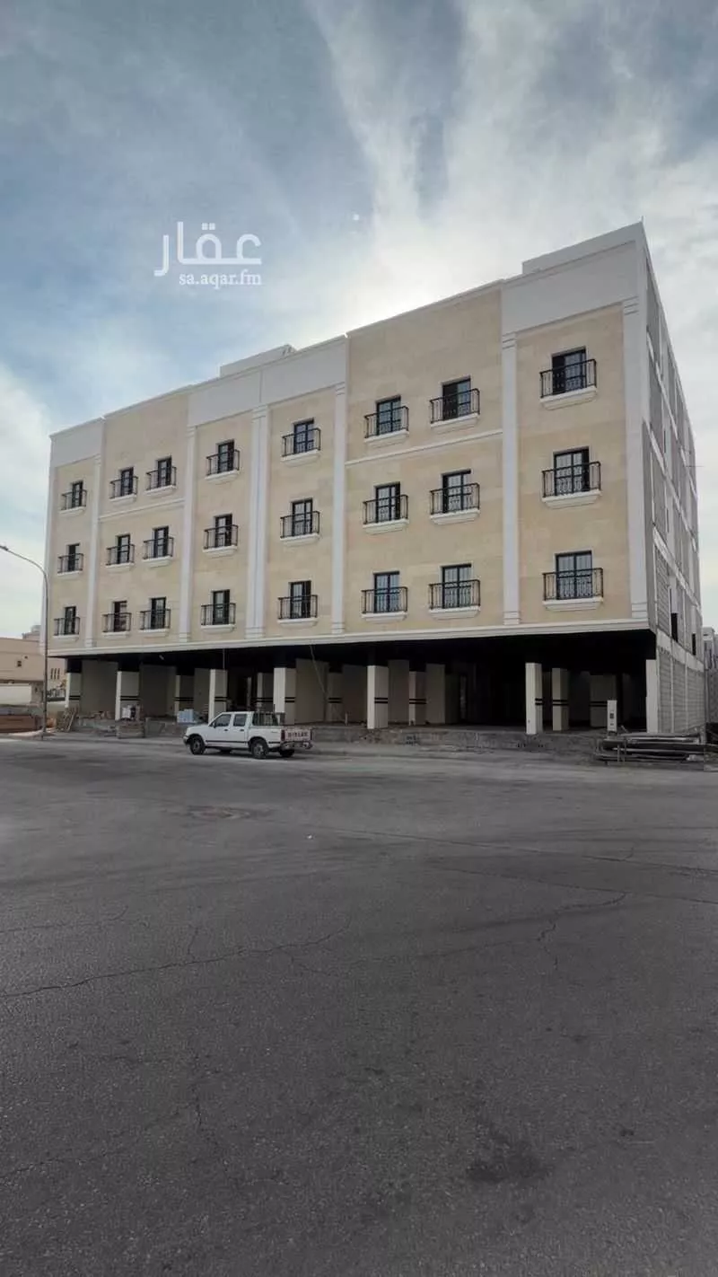 عمارة للبيع في شارع جيزان, حي الثقبة, مدينة الخبر, المنطقة الشرقية 1 صورة