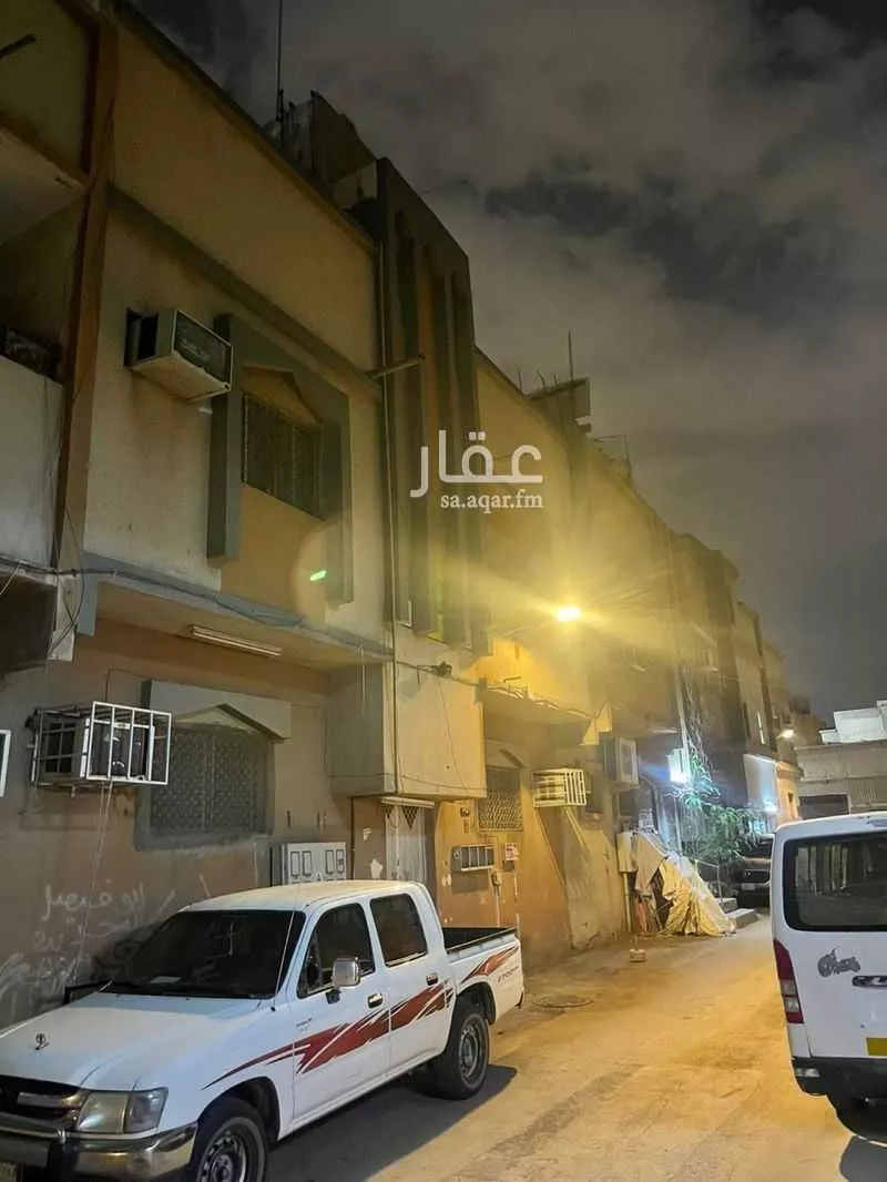 عمارة للبيع في شارع قطب الدين الشافعي, حي سلطانة, مدينة الرياض, منطقة الرياض 1 صورة