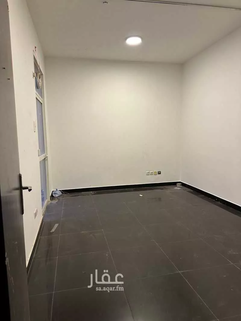 مكتب تجاري للإيجار في شارع التخصصي, حي النخيل, مدينة الرياض, منطقة الرياض 1 صورة