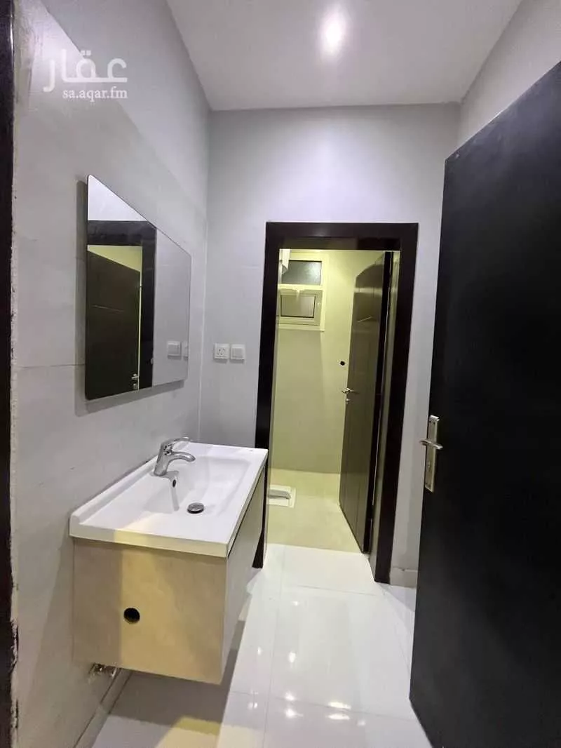 شقة للإيجار في شارع إسماعيل بن أبي الغنائم, حي المهدية, مدينة الرياض, منطقة الرياض 1 صورة
