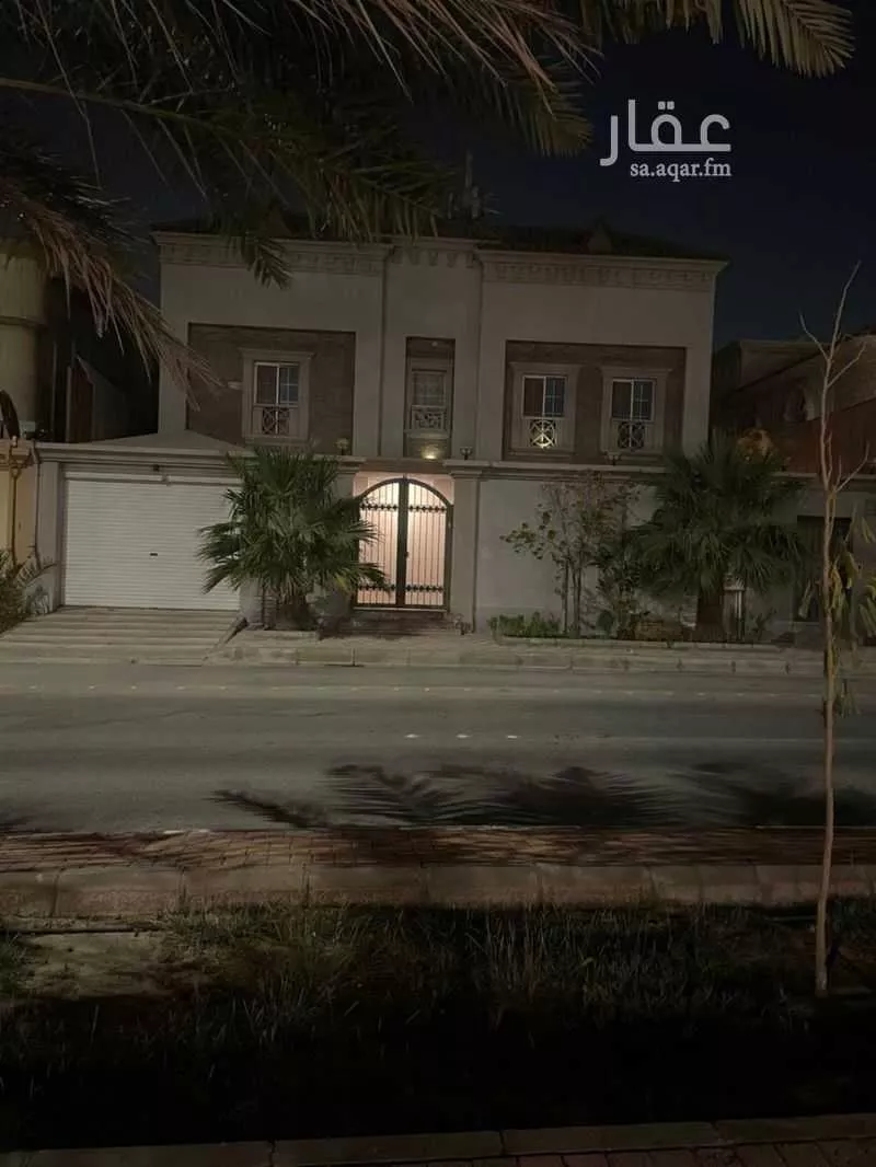 فيلا للبيع في شارع الاصمعي, حي الجامعة, مدينة الظهران, المنطقة الشرقية 1 صورة