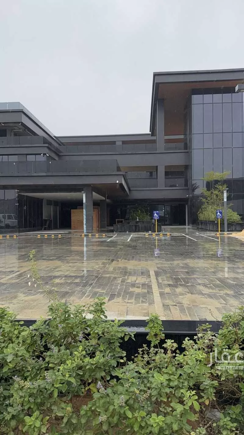 عمارة للإيجار في شارع الدائرى الشمالى الفرعي, حي الوادي, مدينة الرياض, منطقة الرياض 1 صورة