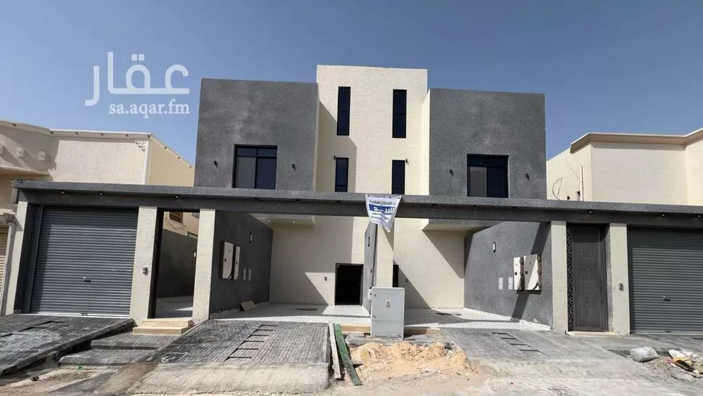 دور للبيع في شارع رقم 28, حي العزيزية, مدينة الرياض, منطقة الرياض 1 صورة
