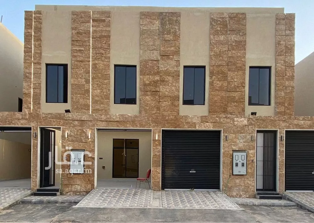 فيلا للبيع في شارع رافع بن رفاعة, حي عكاظ, مدينة الرياض, منطقة الرياض 1 صورة