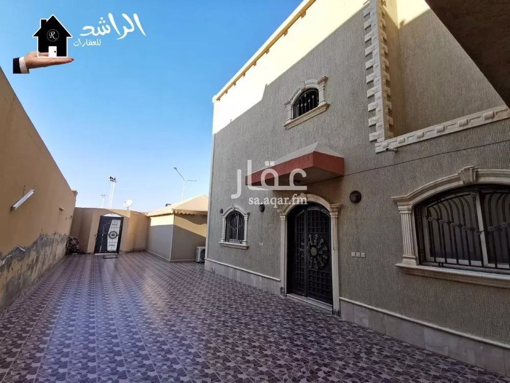 فيلا للبيع في شارع الامام احمد بن حمبل, حي الملك خالد, مدينة عنيزه, منطقة القصيم 1 صورة