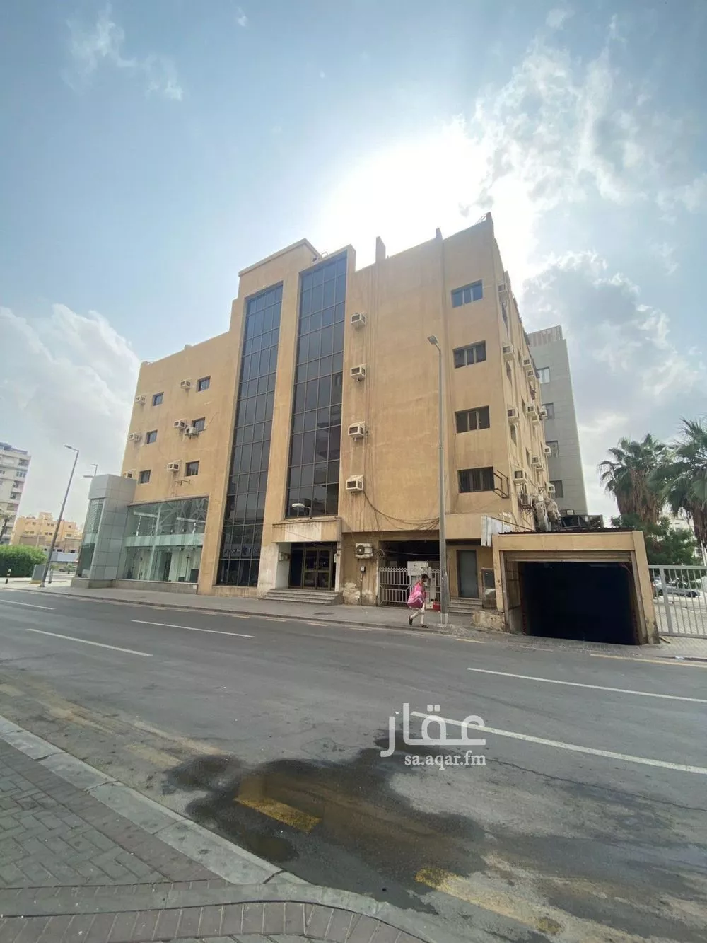 عمارة للبيع في شارع المدارس, حي البغدادية الغربية, مدينة جدة, منطقة مكة المكرمة 1 صورة